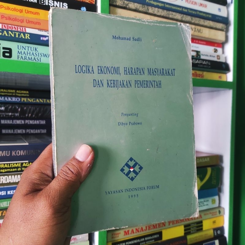 (ori) buku logika ekonomi, harapan masyarakat dan kebijakan pemerintah - Mohamad sadli