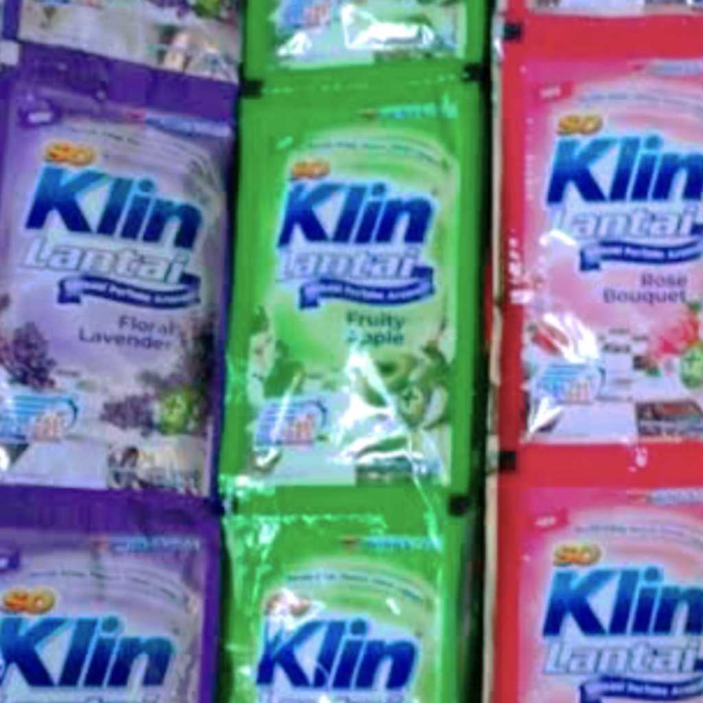 Pembersih Lantai Soklin Renceng Isi 12 Sachet