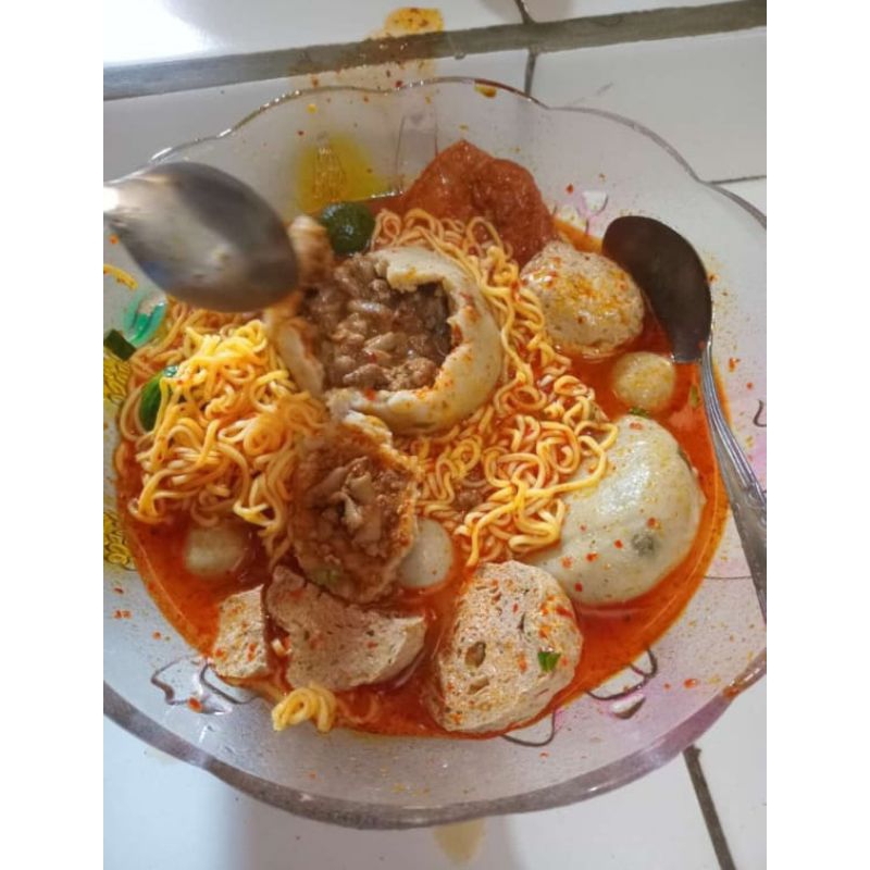 

baso Aci cilok kuah isi usus pedas daun jeruk cili oil