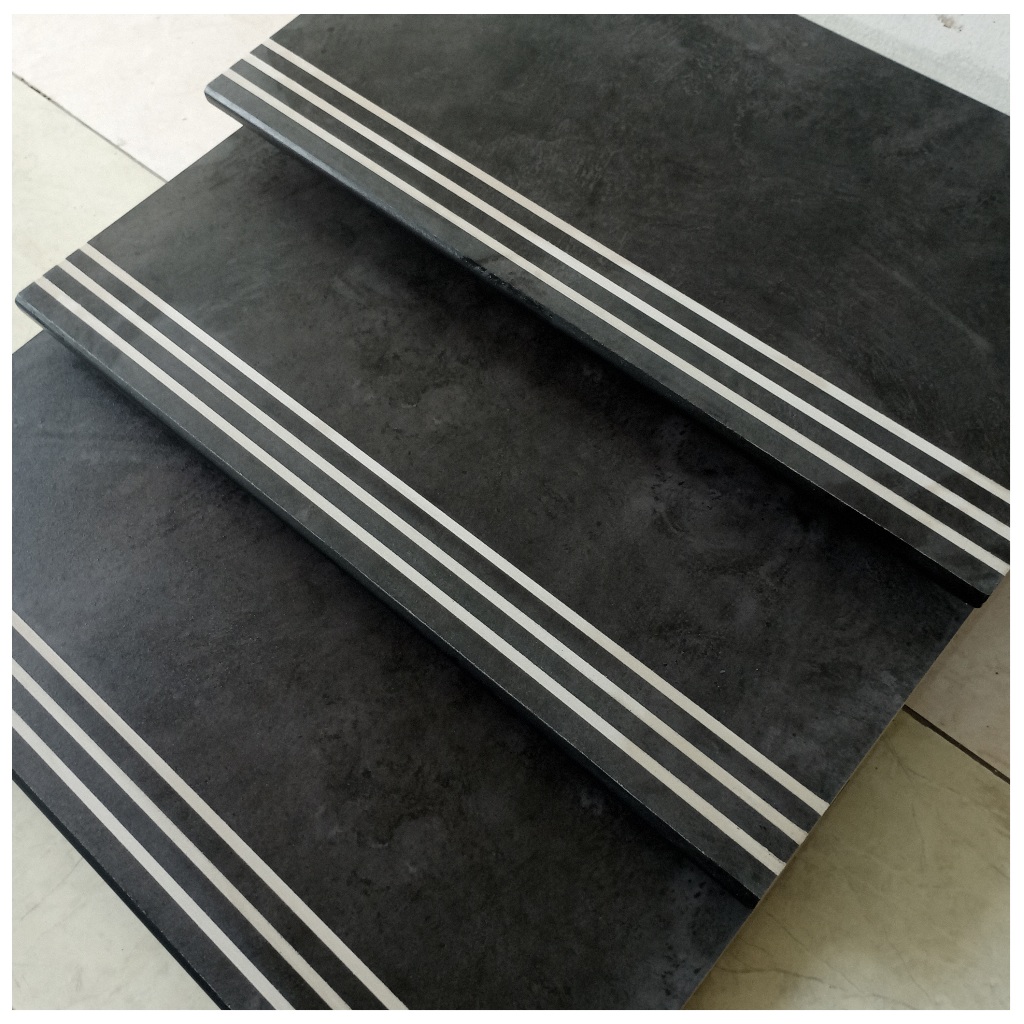 Stepnosing Granit 30x60 Hitam Corak Surface Rustic Original Granite Tile