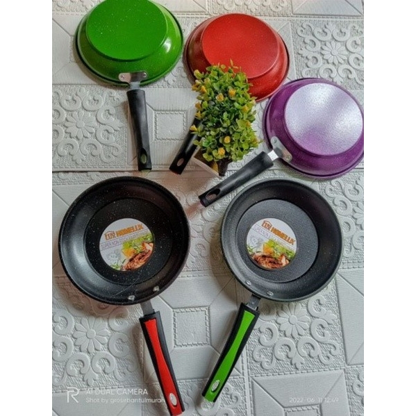 Frypan TEFLON HOMELUX ANTI LENGKET Warna 24cm untuk Kitchenware
