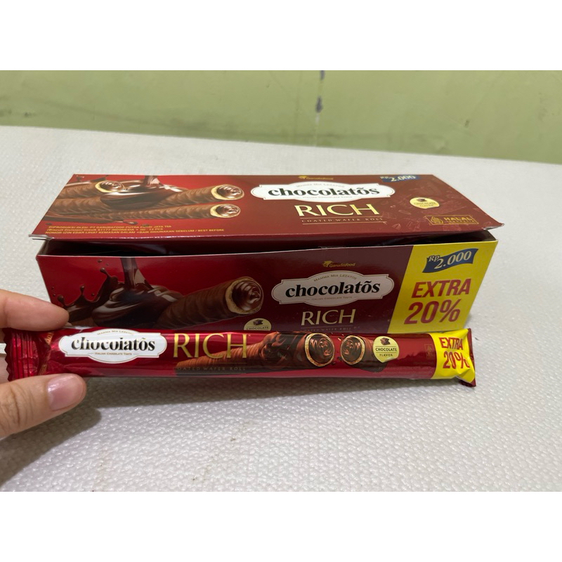 

Chocolatos Rich Wafer Roll Perpak isi 12 Pcs