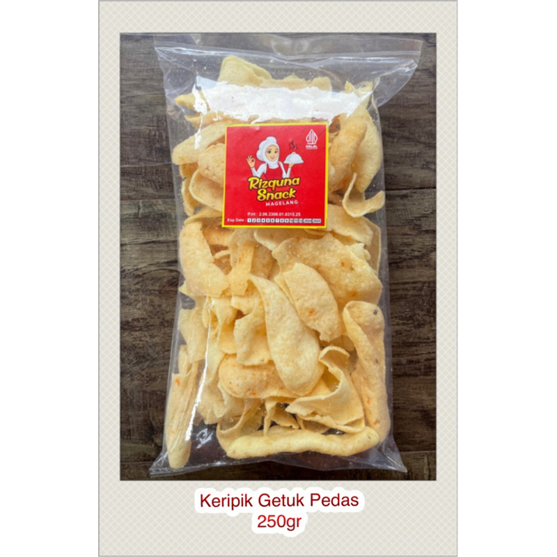 

Keripik getuk Pedas 250 gram by Rizquna Snack