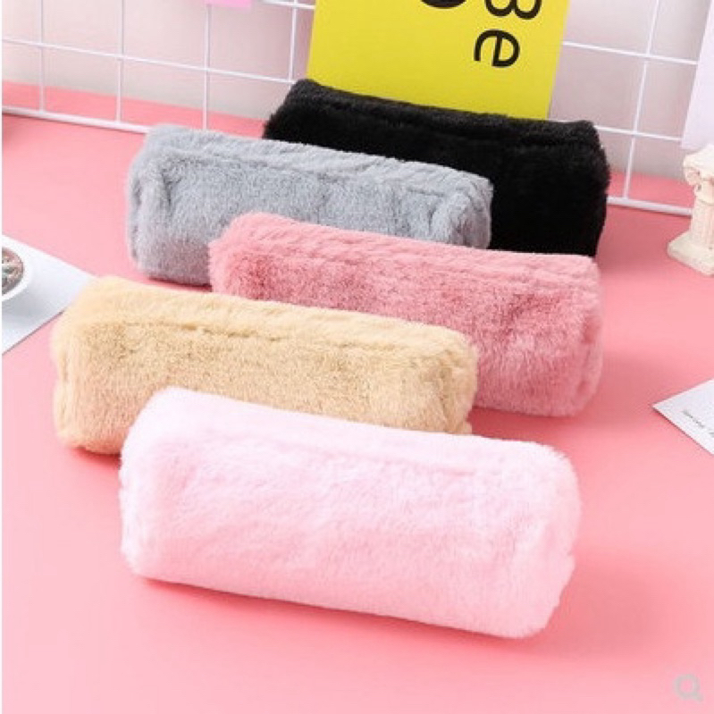 

Tempat pensil / pouch makeup / tempat brush