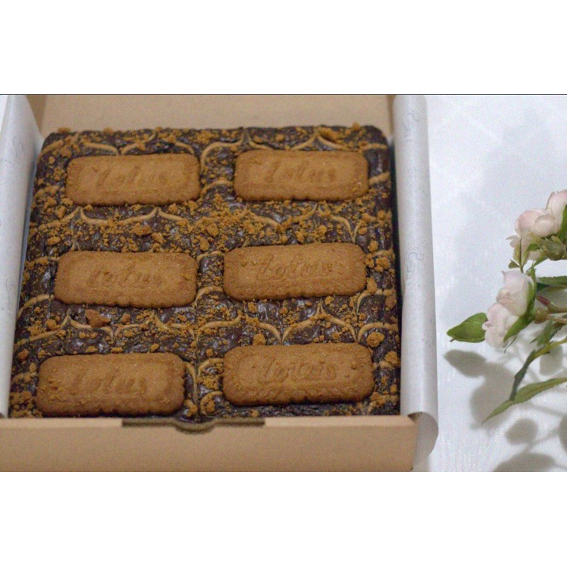 

Luminer brownies panggang lotus biscoff large 20x20