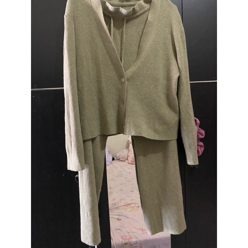 knit uniqlo