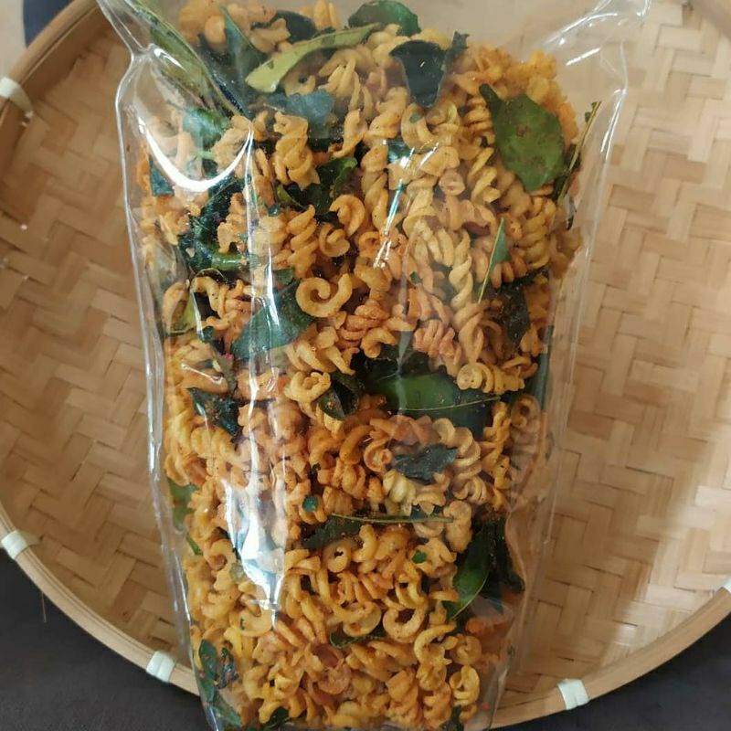 

MAKARONI SPIRAL MACARONI SPIRAL RASA PEDAS Daun jeruk Berat bersih 250 gr - Pedas daun jeruk