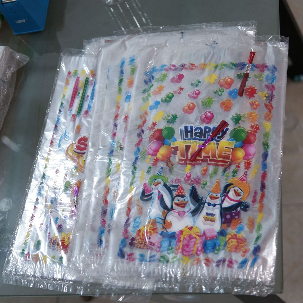 

PLASTIK BINGKISAN SNACK ULANG TAHUN KARAKTER