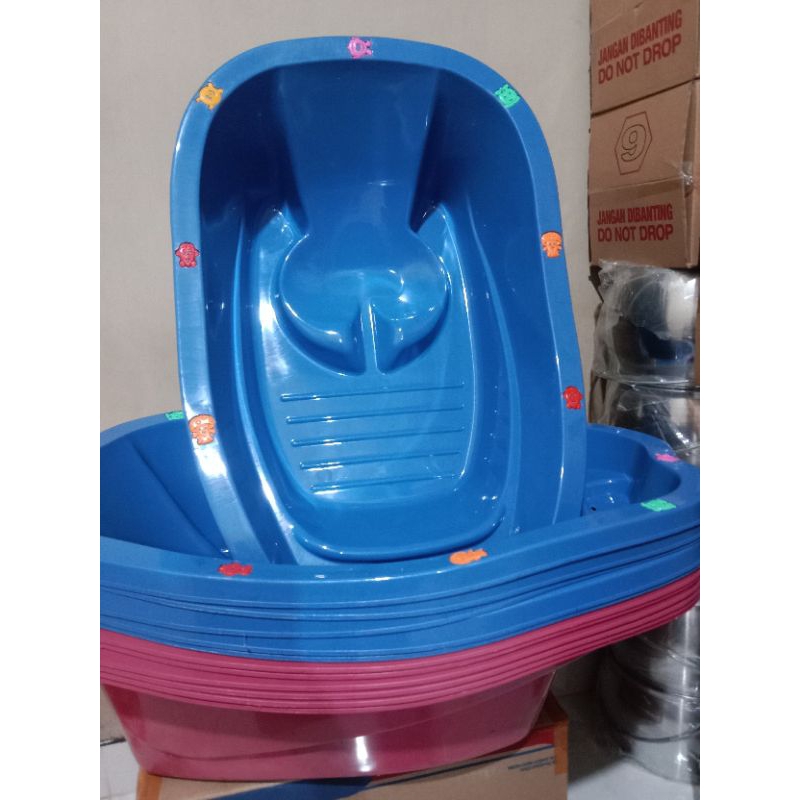 BAK BAYI MEREK YUTAKA / BAK PLASTIK / BAK BAYI / BAK DUDUKAN BAYI