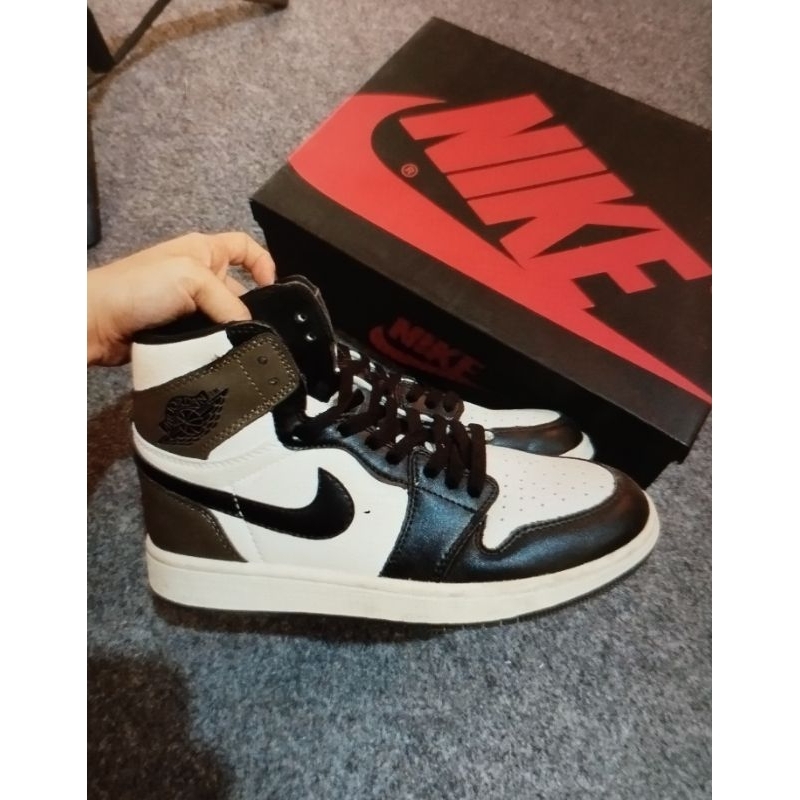 Nike Jordan 1 Retro Dark mocha