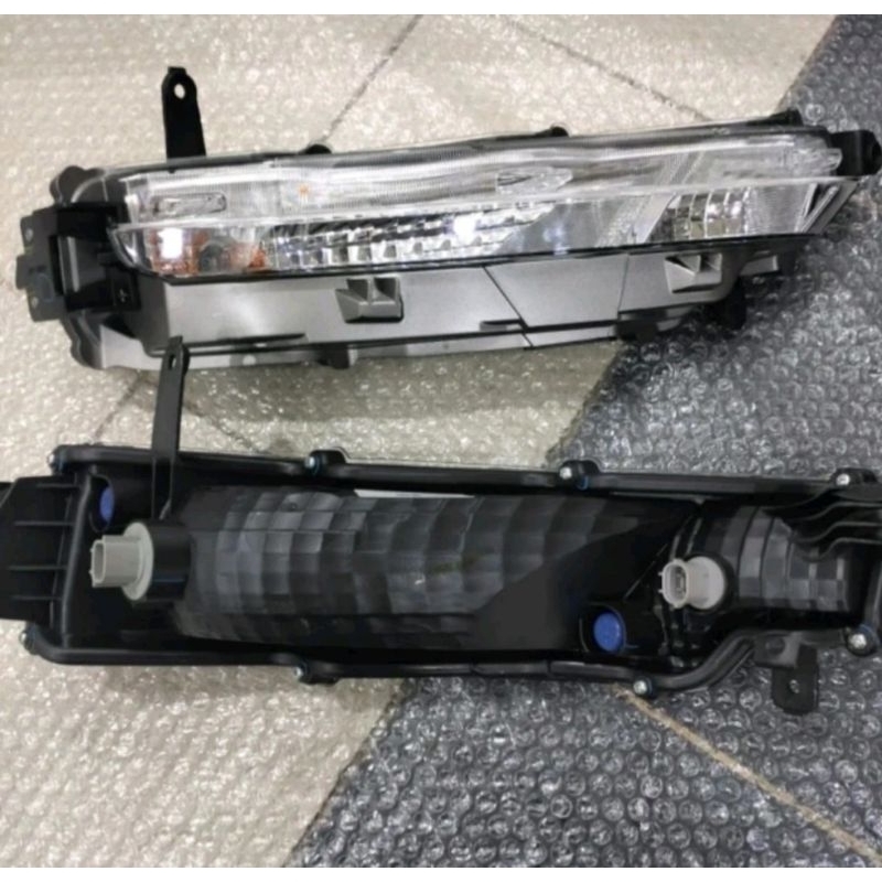 lampu sein sen depan fortuner 2021 2022