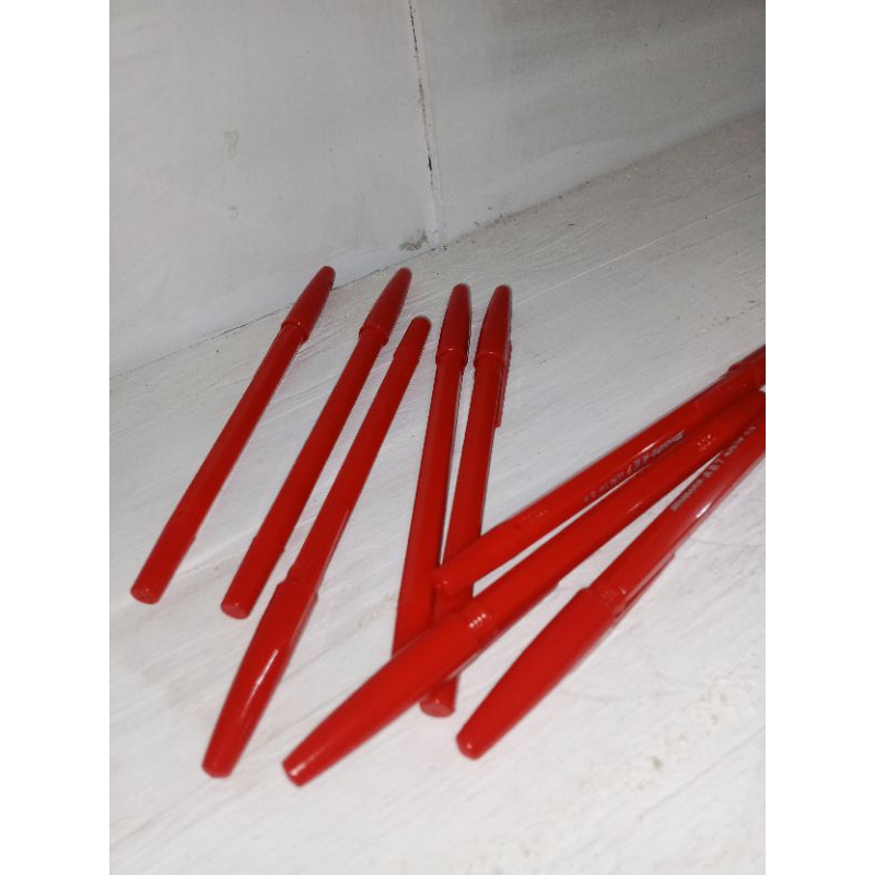 

Pulpen Standar Merah