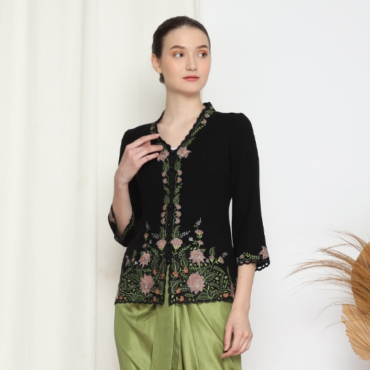 Lyne Halim Blouse Bordir Bunga Hitam, 8274