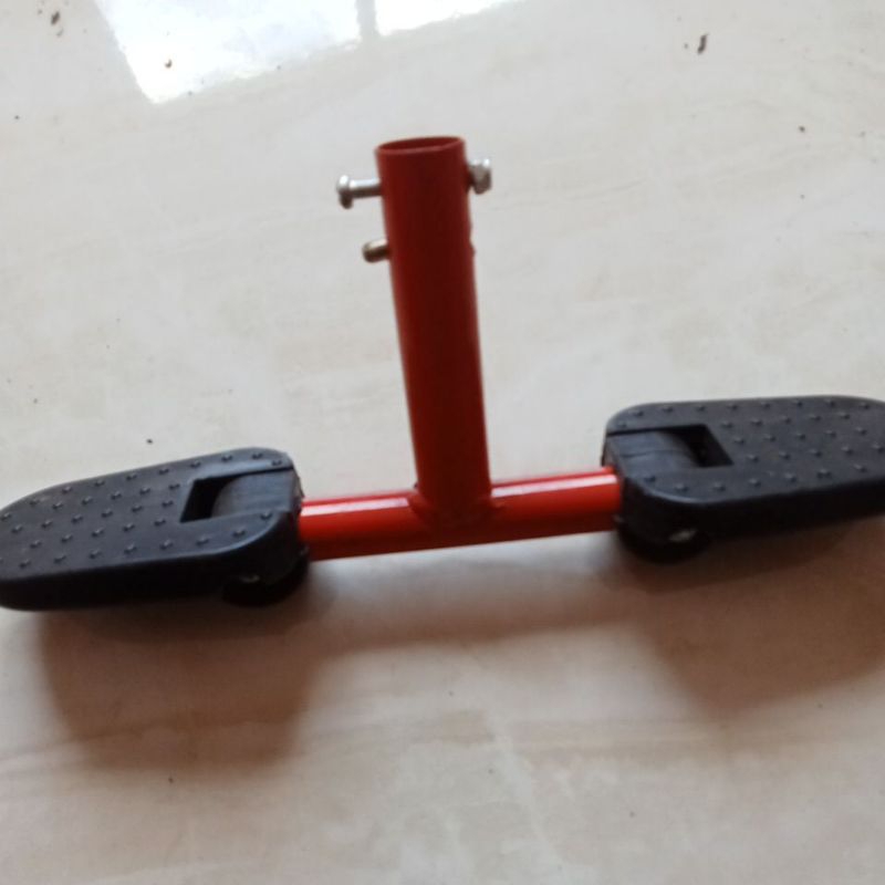 Pijakan kaki sepeda roda tiga