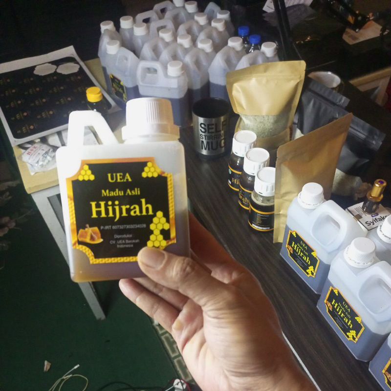 

Madu Asli Hijrah 500gr 1/2Kg 1/2 Kg Setengah Kilogram Murni UEA Ruqyah Sudah Dibacakan Doa