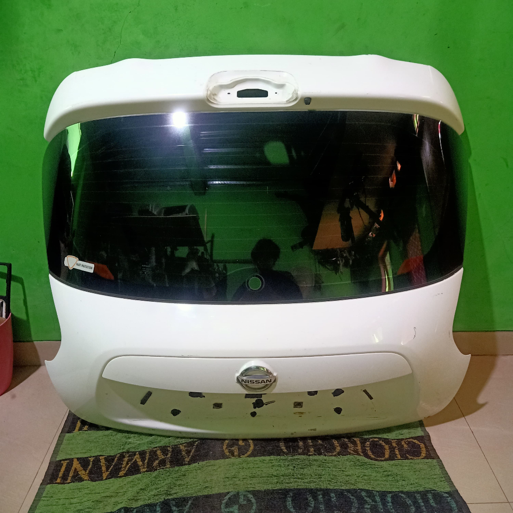 Pintu Bagasi Nissan Juke