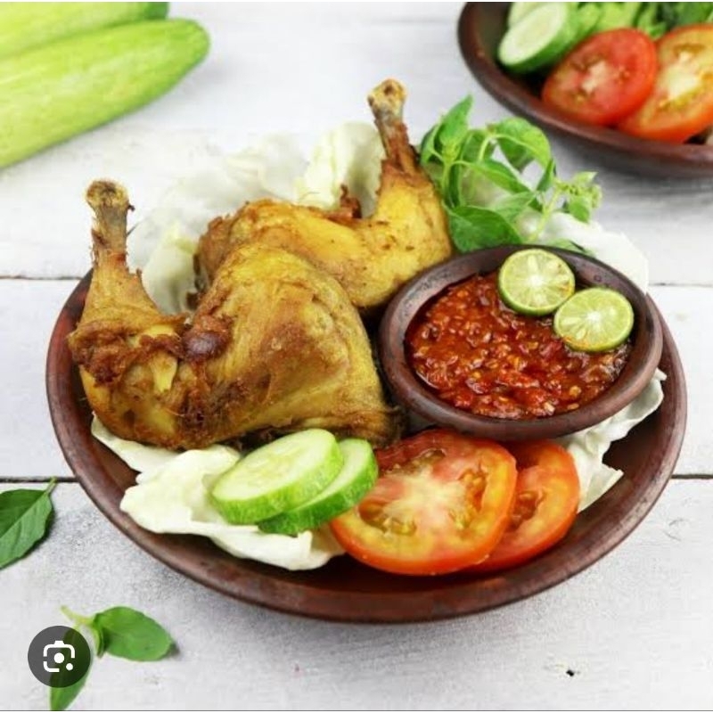 

Pecel Ayam, Nasi, Sambal, Lalapan