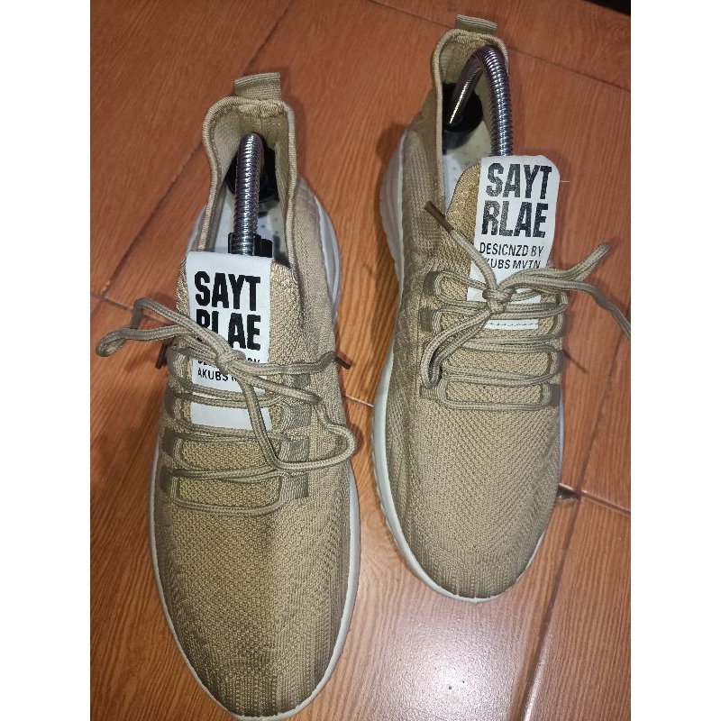 Sepatu Running Import Size 42