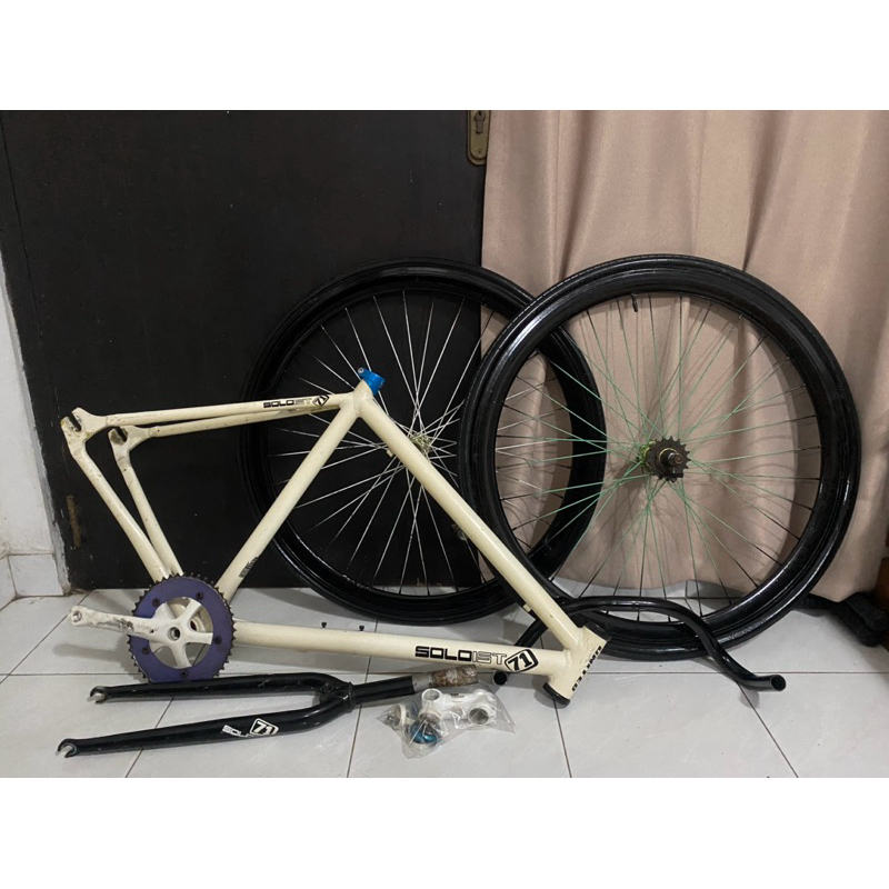 United Soloist 71 Sepeda Fixed Gear Fixie