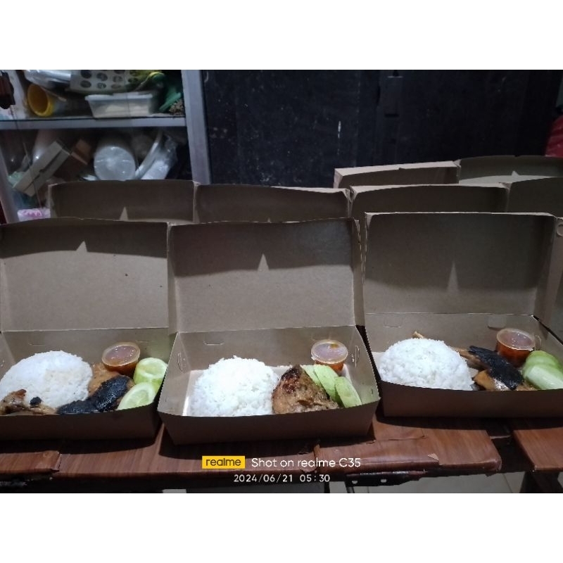 

Paket Nasi Ayam Bakar