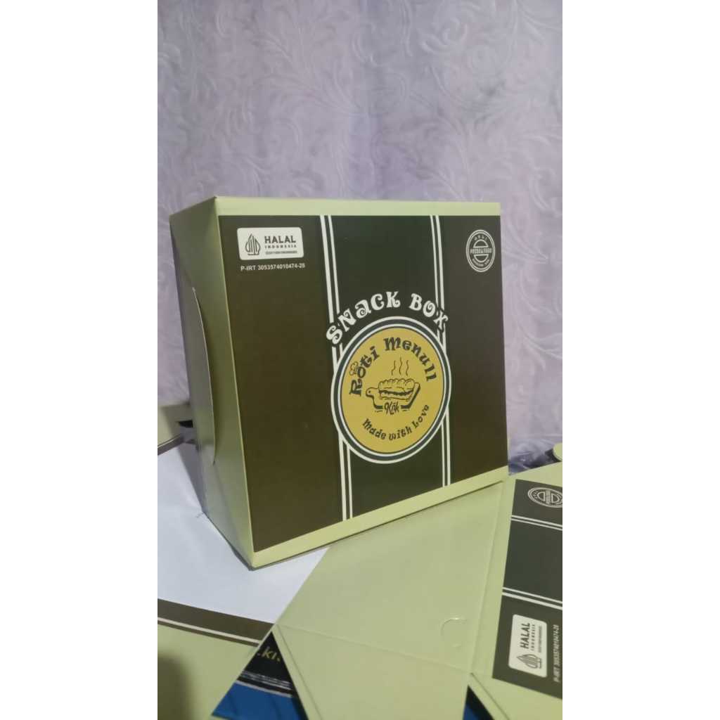 

Snacbox merek KNK 15x15x7 Isi 100 Box