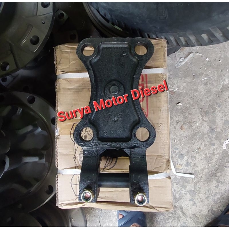 BRACKET BUNTUT UJUNG HINO 500 LOHAN TRAILER