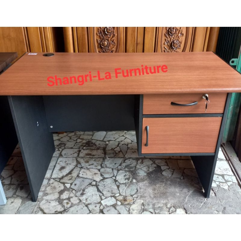 Meja Kantor VIP MV 501