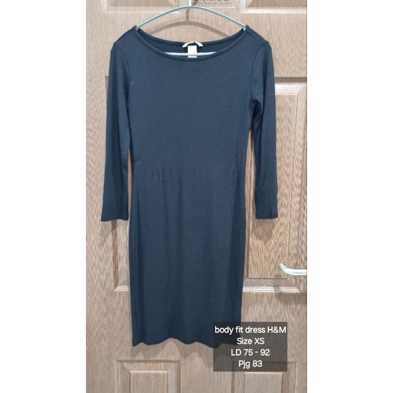 Preloved bodyfit dress knit hitam h&m
