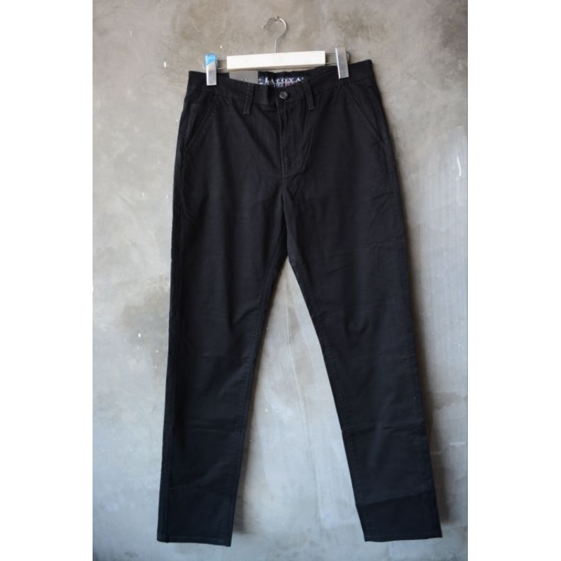 Celana Chino Latoya - Size 32