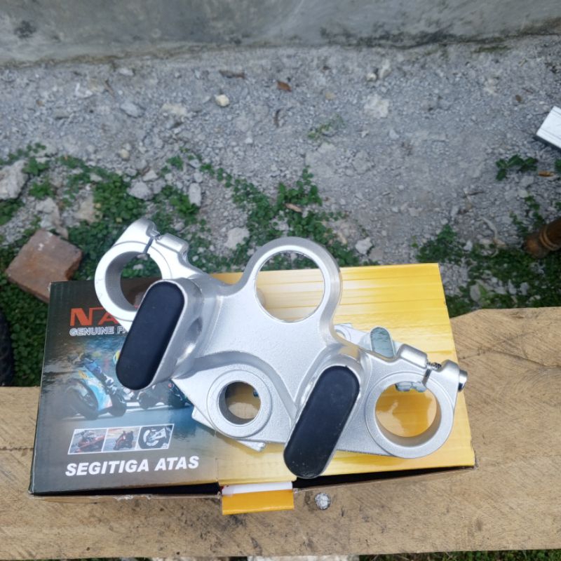 Segitiga Atas VIXION Dudukan Stang Vixion SKR