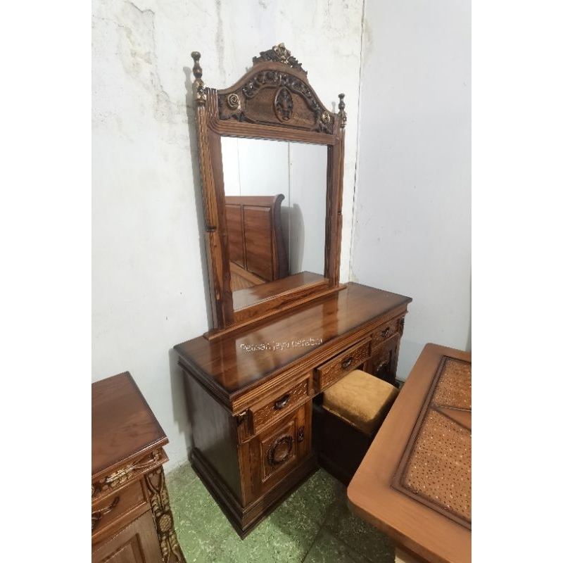 Meja rias / Meja rias kayu jati / Meja rias kayu