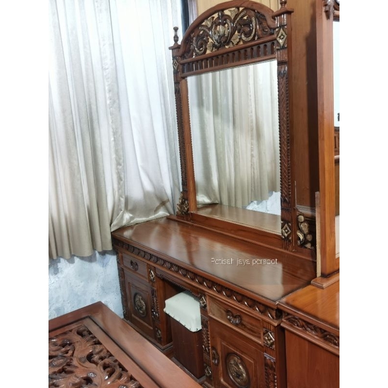 Meja rias / Meja rias kayu jati / Meja rias jati / Meja rias kayu