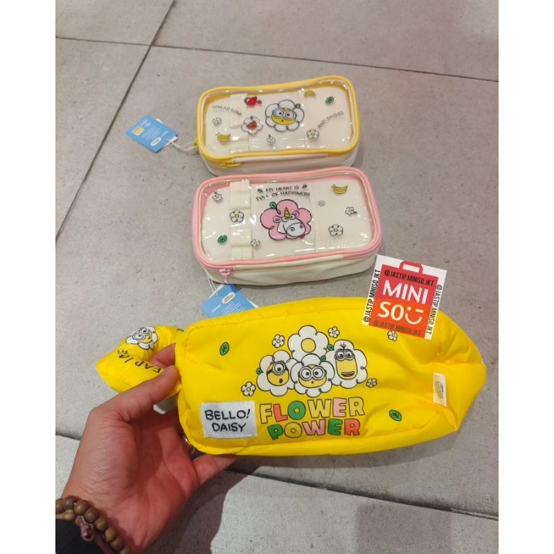 

MINISO Tempat Pensil / Stationary Case DAISY MINIONS Collection Lace Handle / Double Layer