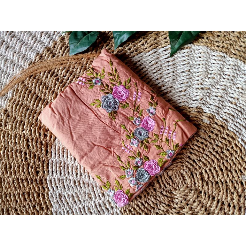 Mukena Terusan Rayon Bordir bunga timbul