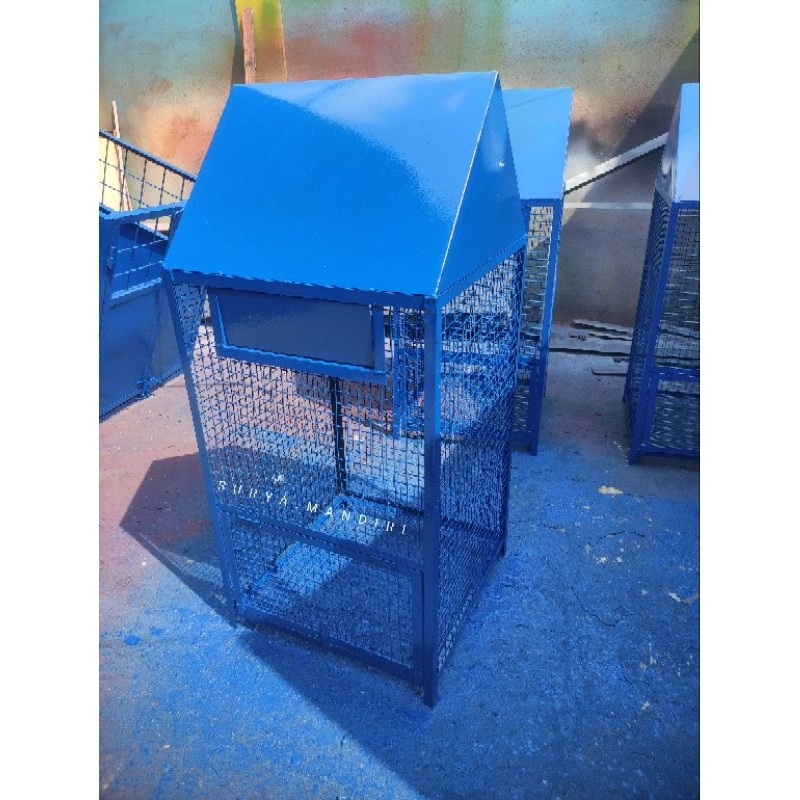 Bank sampah / Tempat sampah botol plastik