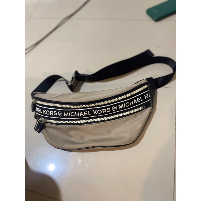 PRELOVED Waistbag Michael kors / Jual bekas waistbag michael kors