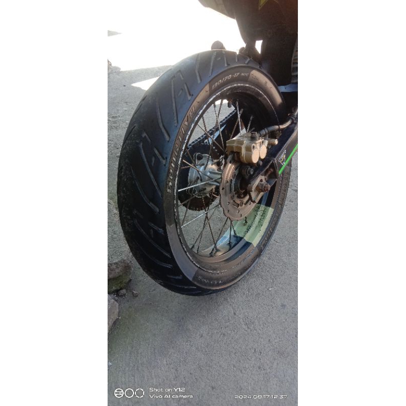 velg velg Supermoto copotan Klx s,ban 89% ,velg tidak geol,tidak rusak ,bekas cat hijau apa supermot