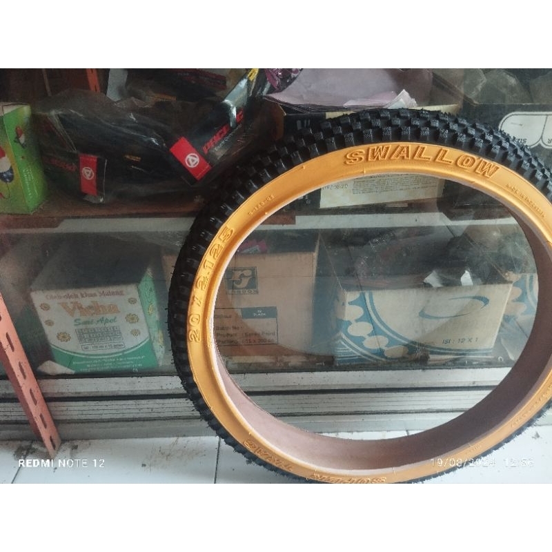 Ban Luar Sepeda Ukuran 20x2.125 BMX, Lipat, Minion