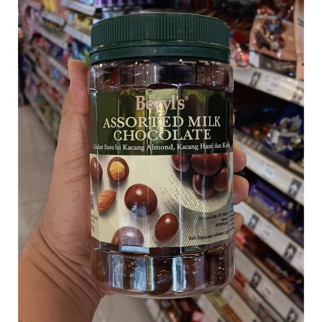 

BERYLS ASSORTED MILK CHOCOLATE JAR 450G