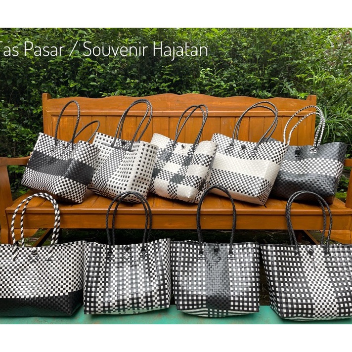 Extra Tas Hajatan  Tas Monochrome  Tas Anyaman Plastik  Souvenir Berkatan