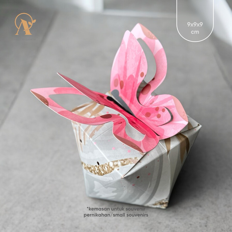 

Ashadewi Gayatri - 9x9x9cm Aphrodite Box Souvenir pernikahan / wedding box