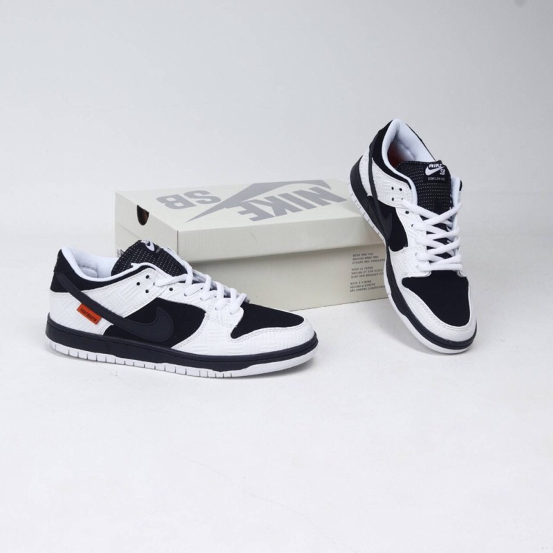 Sepatu Nike SB Dunk Low Tightbooth