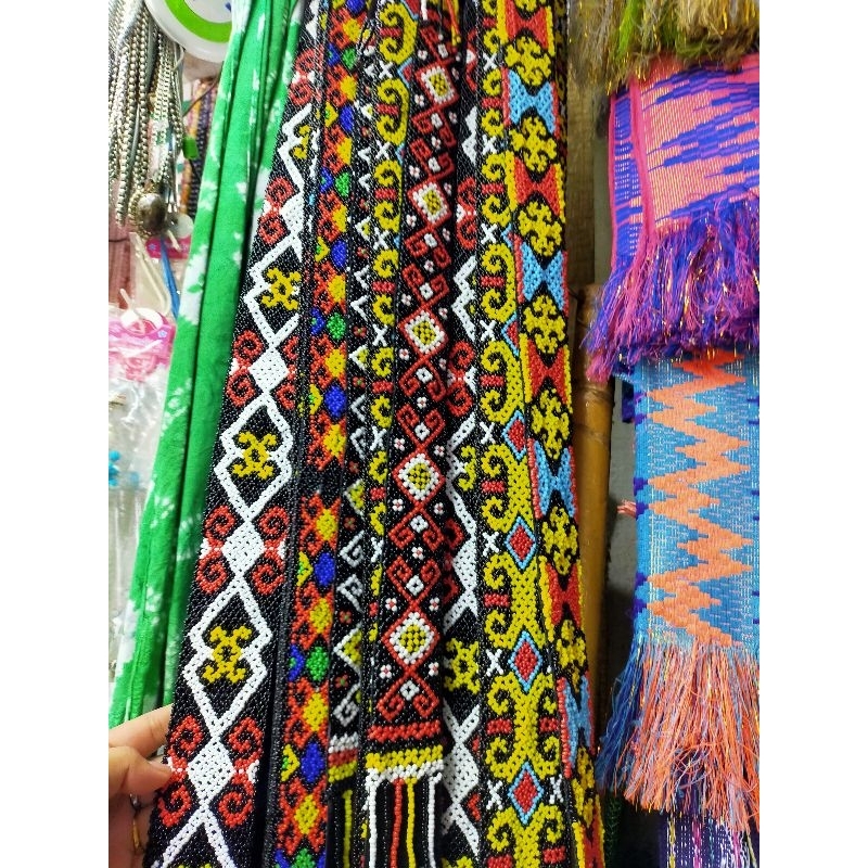 ikat kepala manik dayak