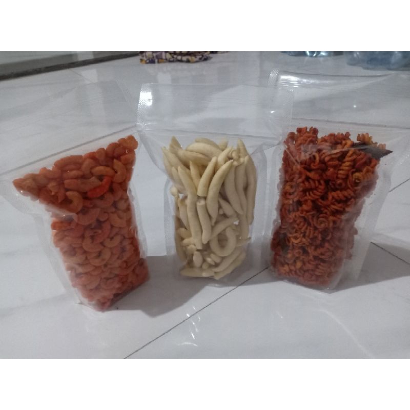 

Camilan | paket Gabut. telur gabus keju, makaroni bantet, makaroni spiral.