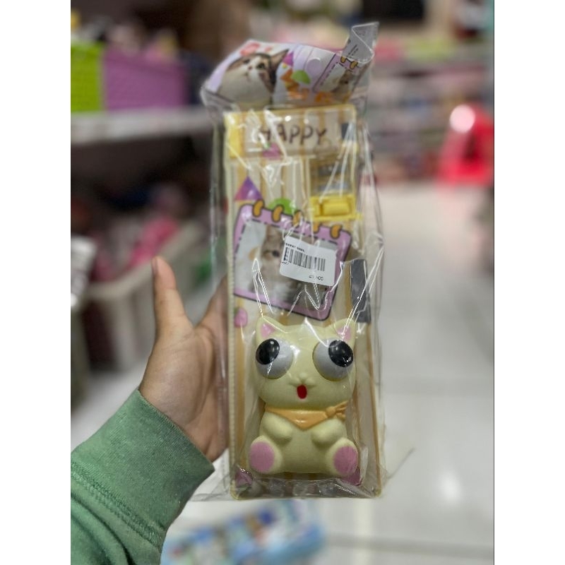 

Tempat pensil anak kucing gemoi