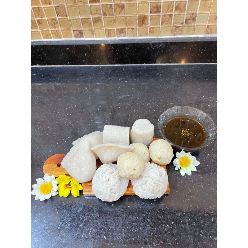 

PEMPEK D FROZEN FOOD isi 10pcs