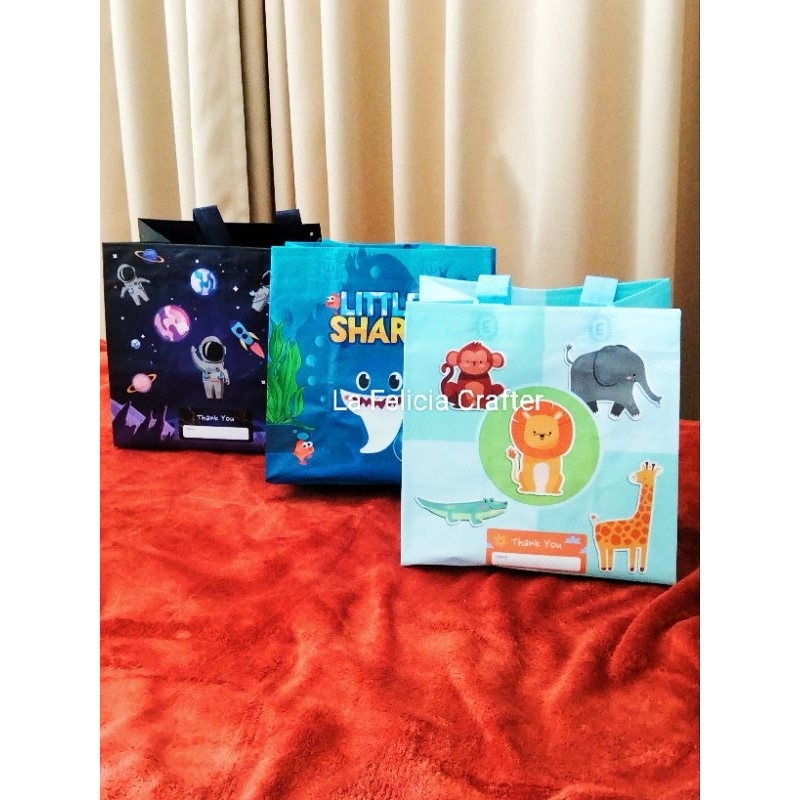 

La Felicia Goodie Bag Ultah Ulang Tahun Bento Bingkisan Spunbond Birthday