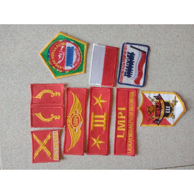 atribut laskar merah putih indonesia paling kumplit