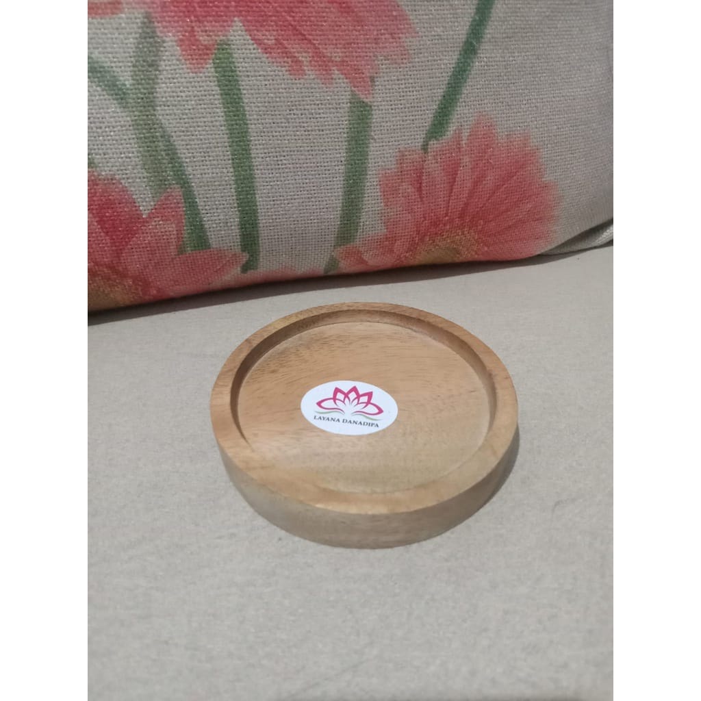K035 Layana Tatakan Gelas Kayu Mahoni 9 Cm