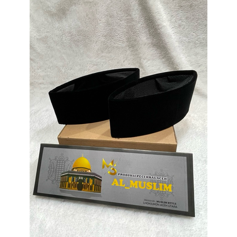 peci hitam polos khas Aceh model lipat    (costum nama)